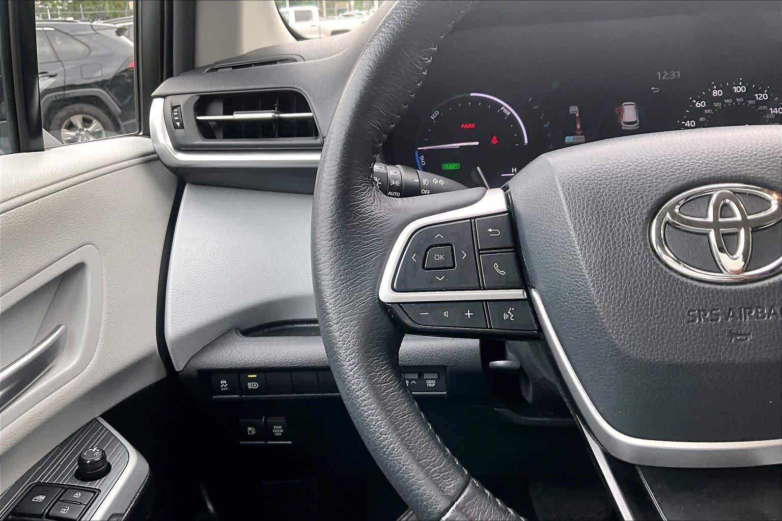 Used 2025 Wind Chill Pearl Toyota XLE image 24