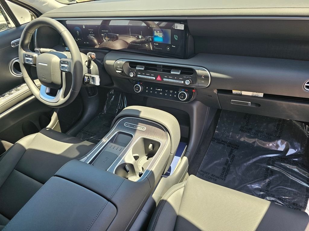 New 2026 Silver Hyundai SEL Premium image 10