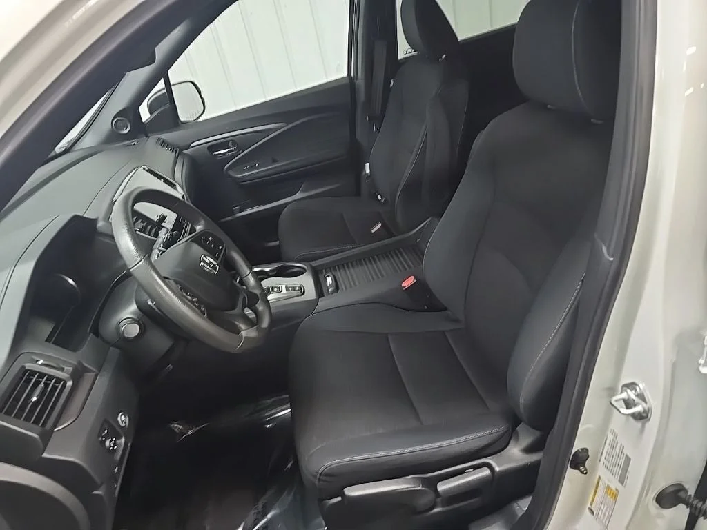 Used 2021  Honda Sport image 29