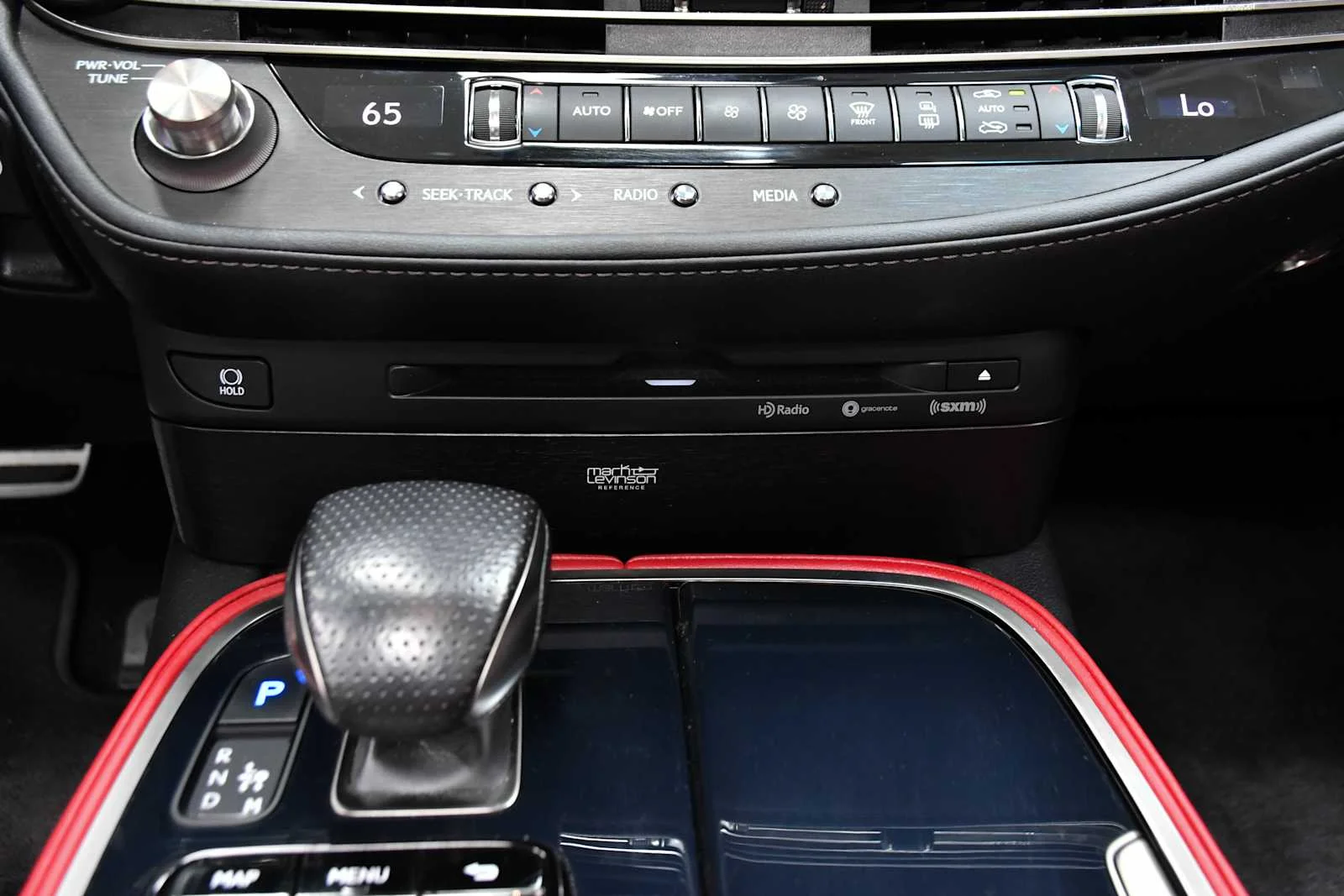 Used 2018 Liquid Platinum Lexus  image 24