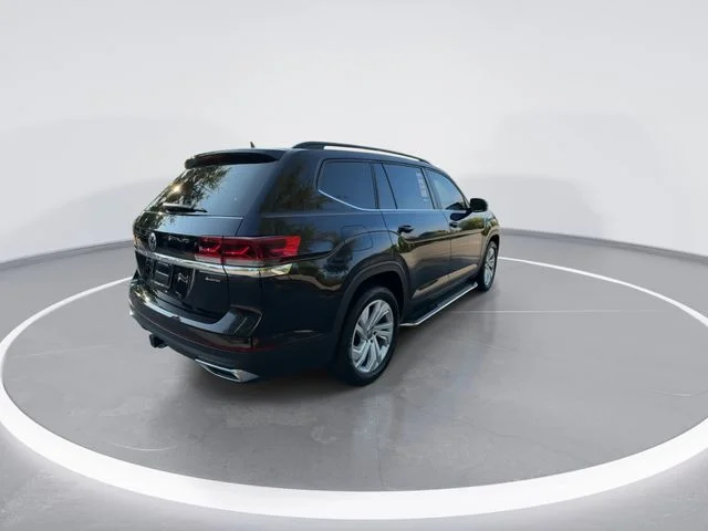 Used 2023 Black Volkswagen 3.6L V6 SE w/Technology image 8