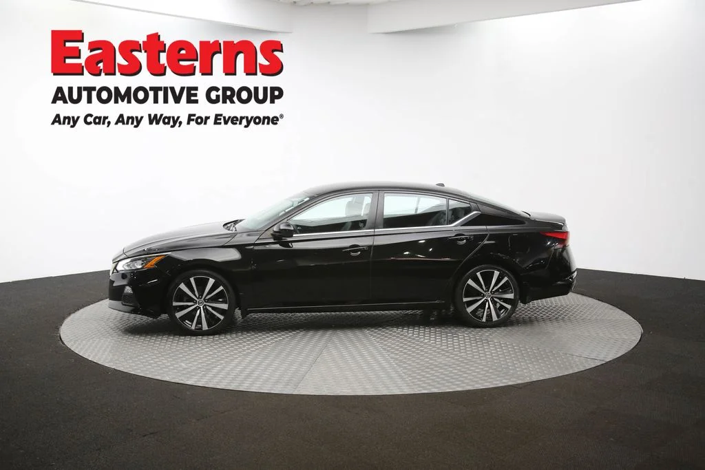 Used 2020 Black Nissan 2.5 SR image 57