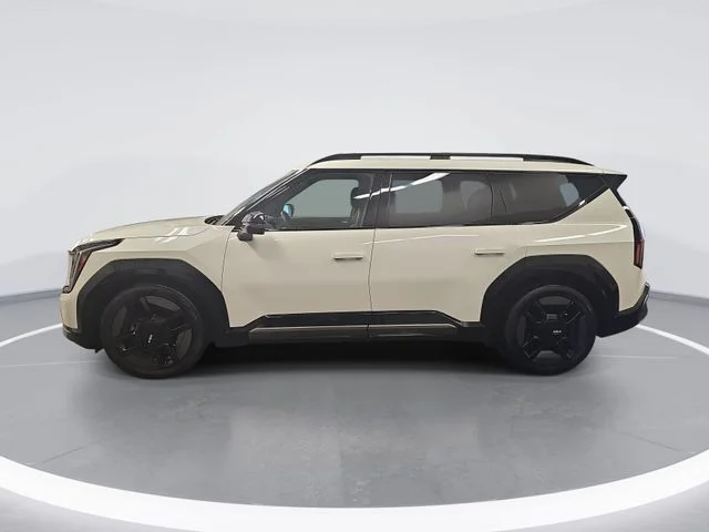 Used 2024 White Kia GT-Line image 6