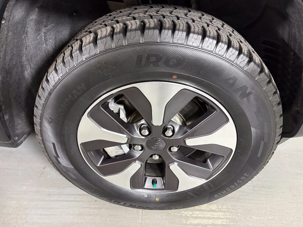 Used 2024 White Jeep 4xe image 10