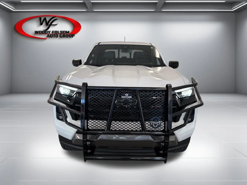 Used 2026 White Chevrolet Z71 image 2