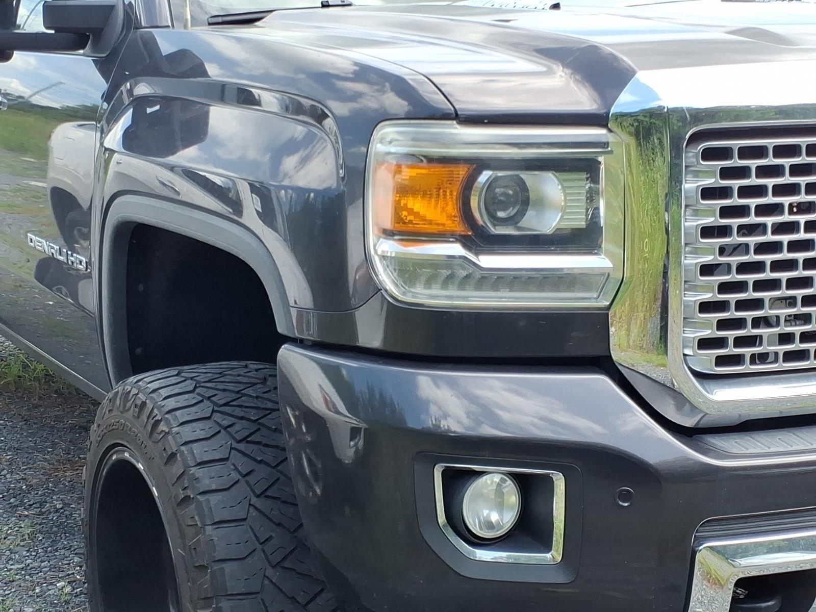 Used 2015 Iridium Metallic GMC Denali image 6