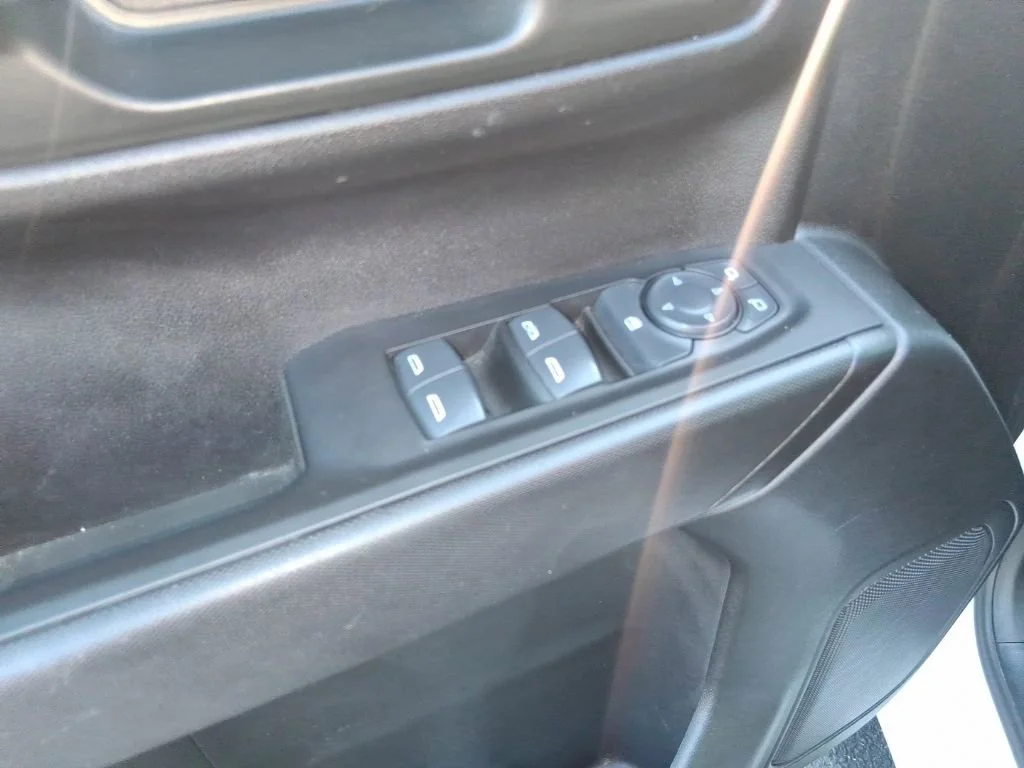 Used 2025 Summit White GMC Pro image 9