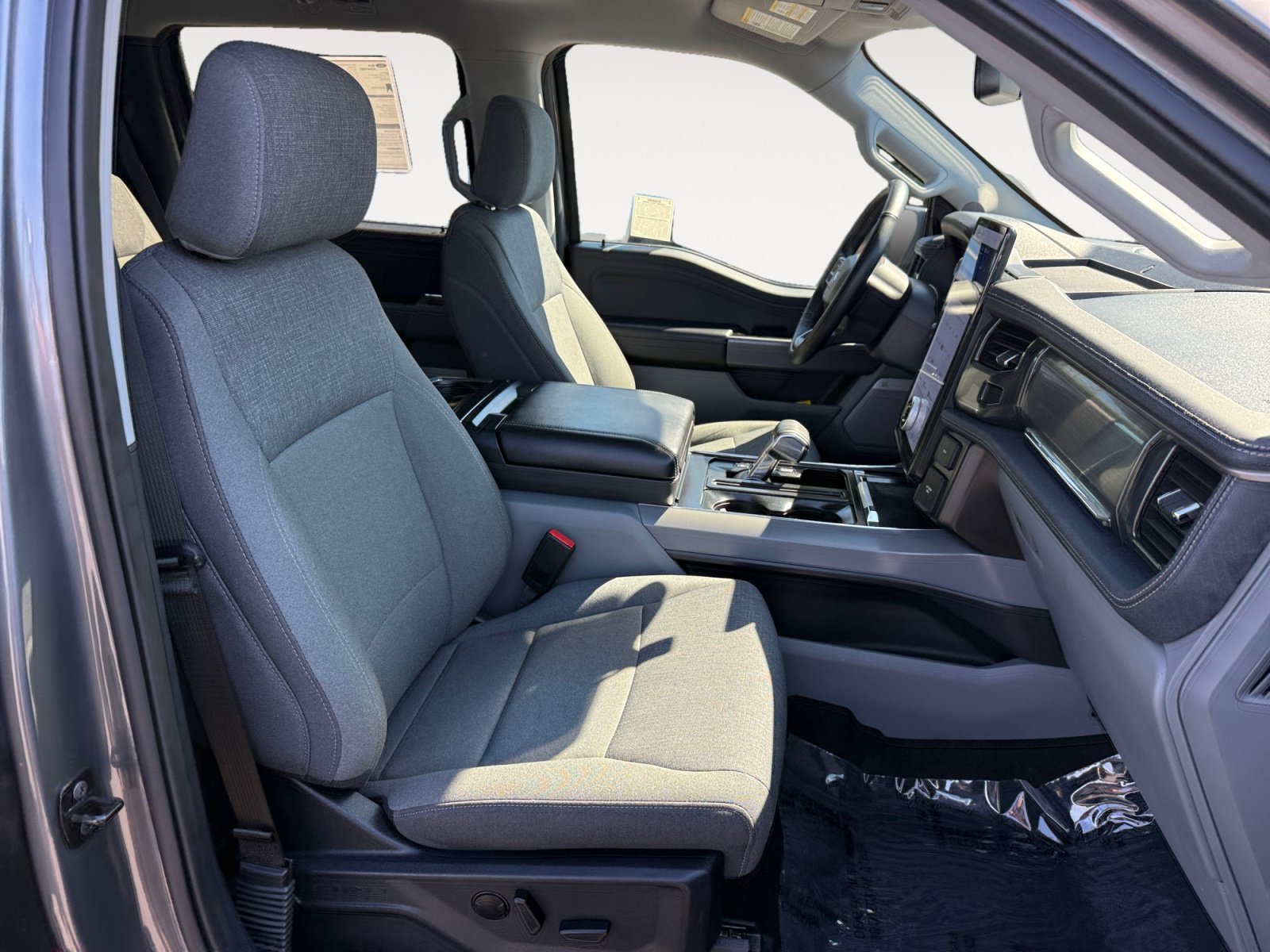 Used 2024 Gray Metallic Ford Flash image 19