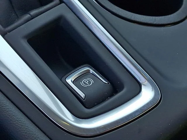 Used 2022 Silver Chevrolet LT image 22