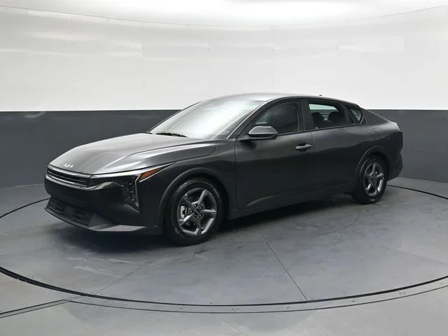 2025 Kia K4 LXS - Photo 9