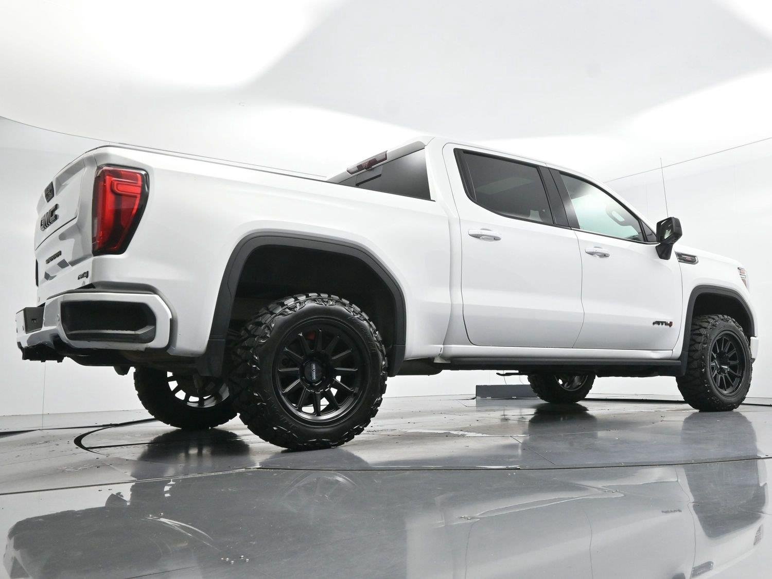 Used 2021 Summit White GMC AT4 image 51