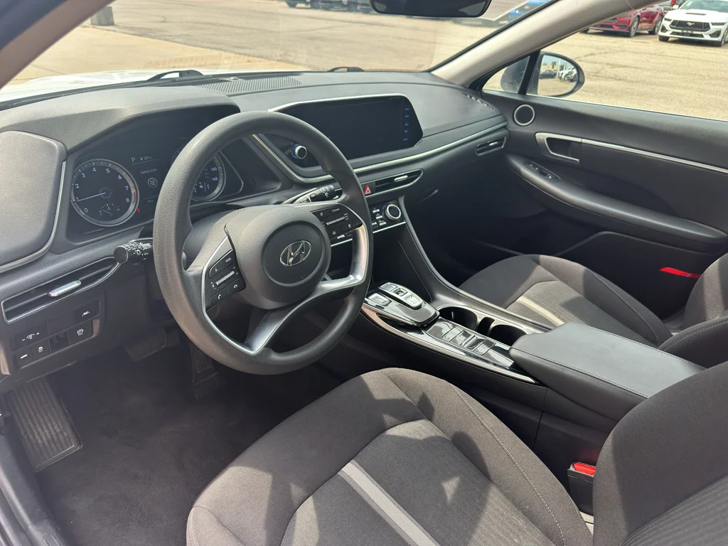 Used 2023 Serenity White Hyundai SEL image 2