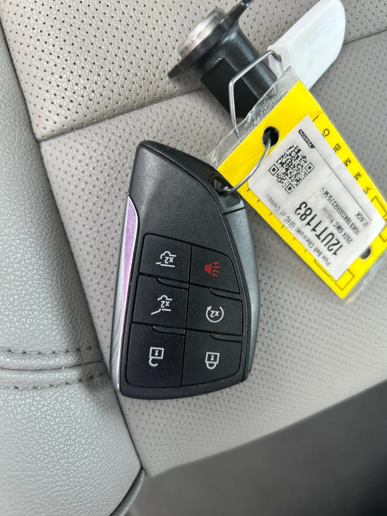 Used 2024 Onyx Black GMC SLT image 23