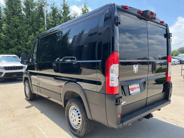 Used 2025 Black Ram Low Roof image 5