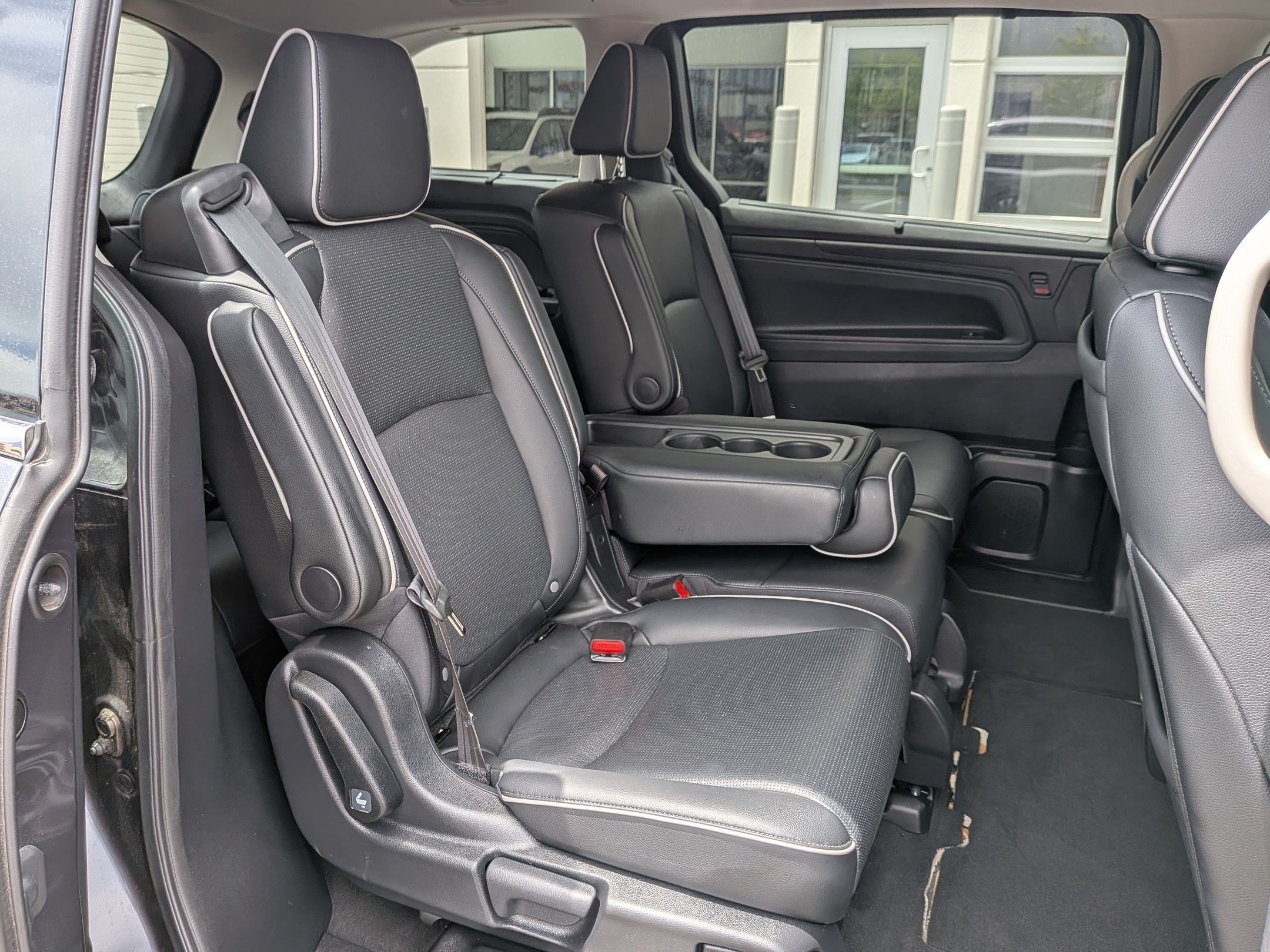 2025 Honda Odyssey Elite - Photo 36