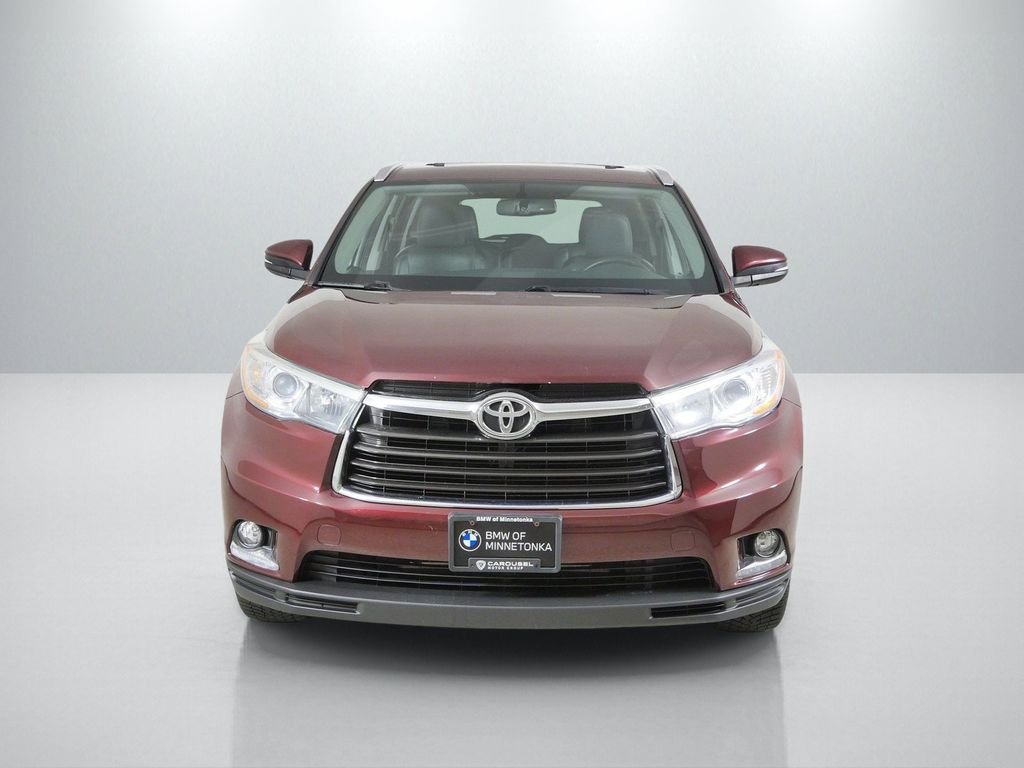 Used 2015 Red Toyota Limited image 3