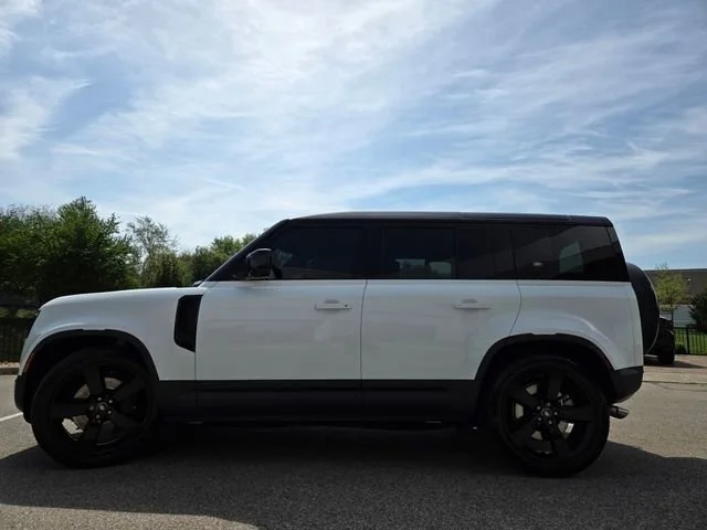 2024 Land Rover Defender SE - Photo 22