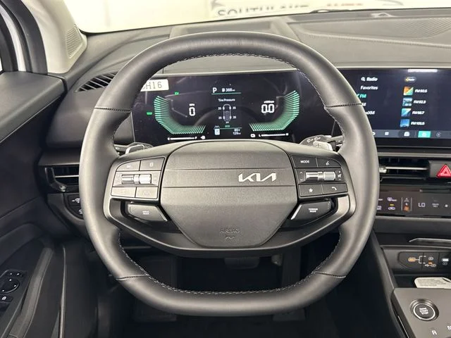 New 2026 Snow White Pearl Kia EX image 14