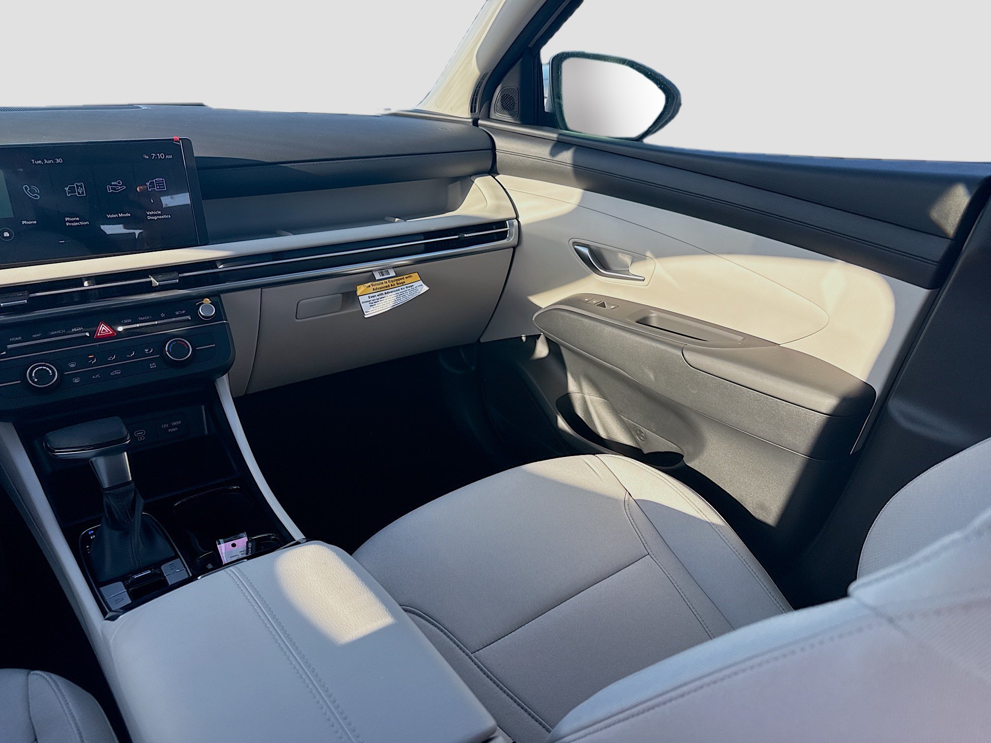New 2026 Shimmering Silver Hyundai SE FWD image 40