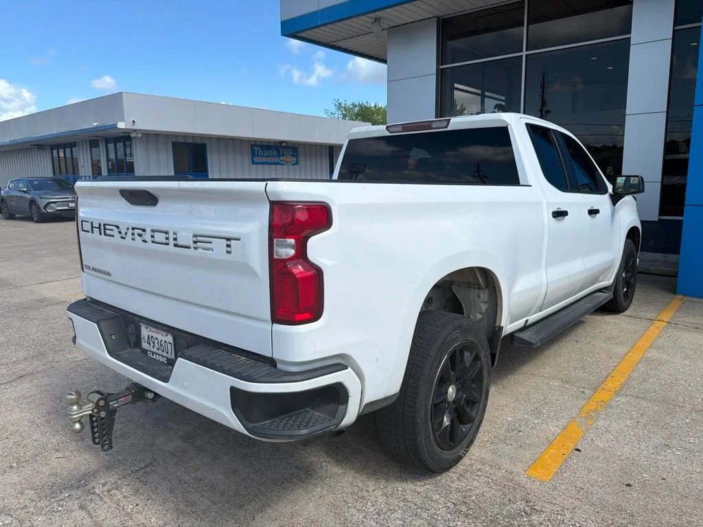 Used 2021 SUMMIT WHITE Chevrolet Custom image 6