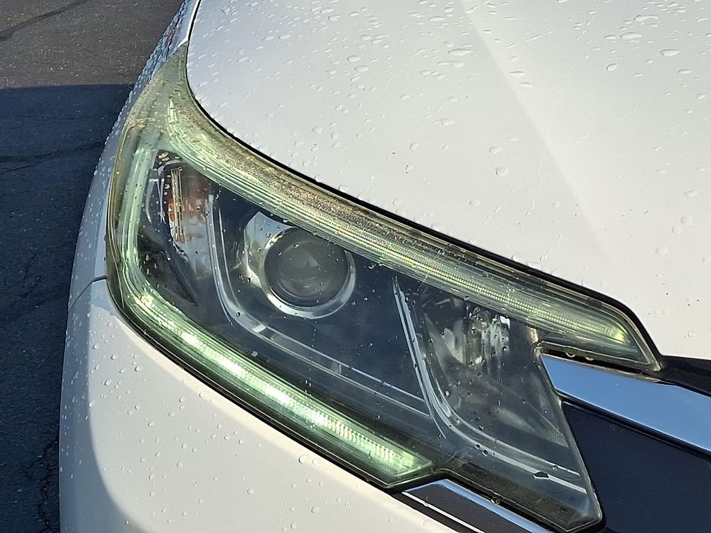 Certified Used 2016 White Diamond Pearl Honda Touring image 9