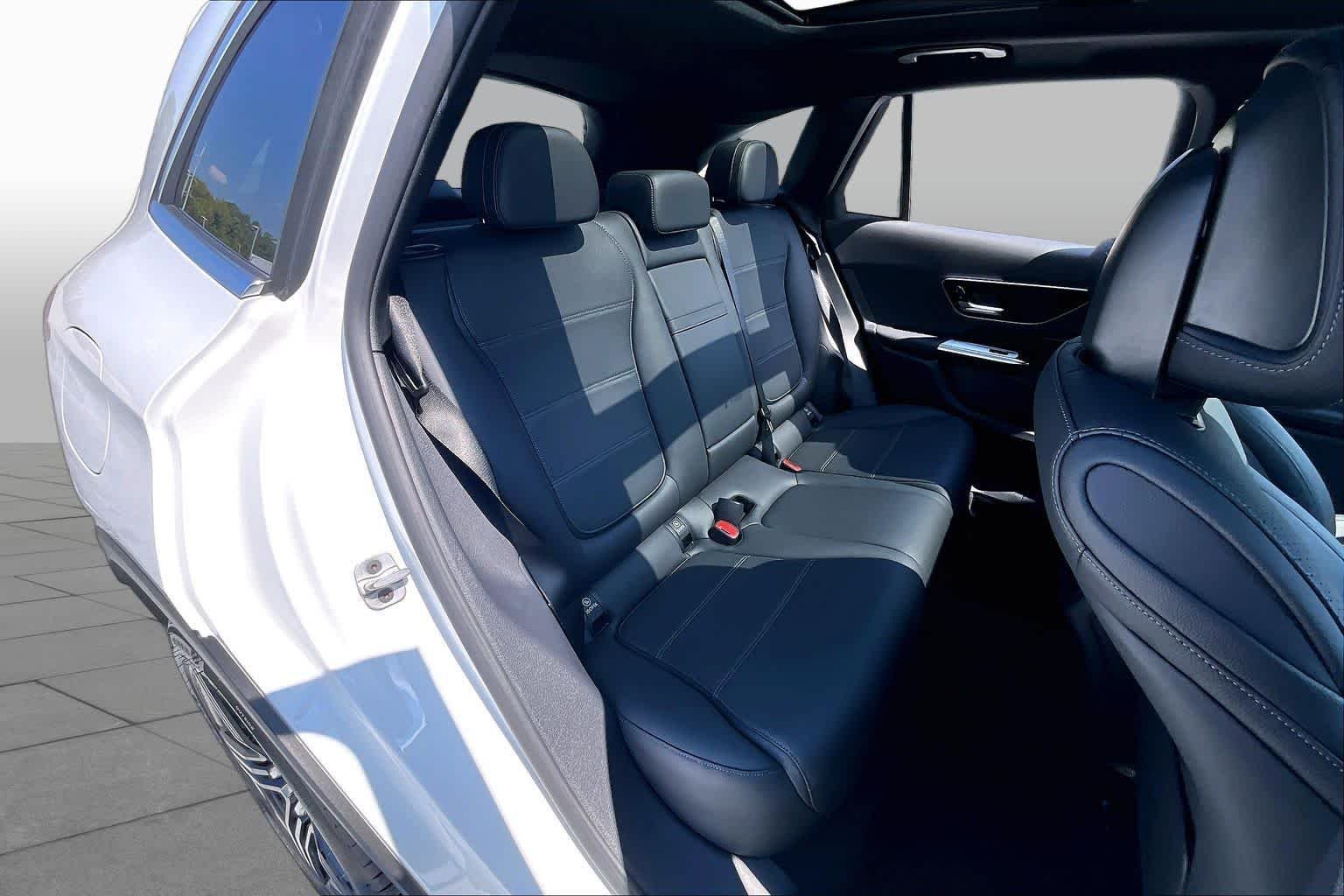 Used 2026 Polar White Mercedes-Benz GLC 300 image 20