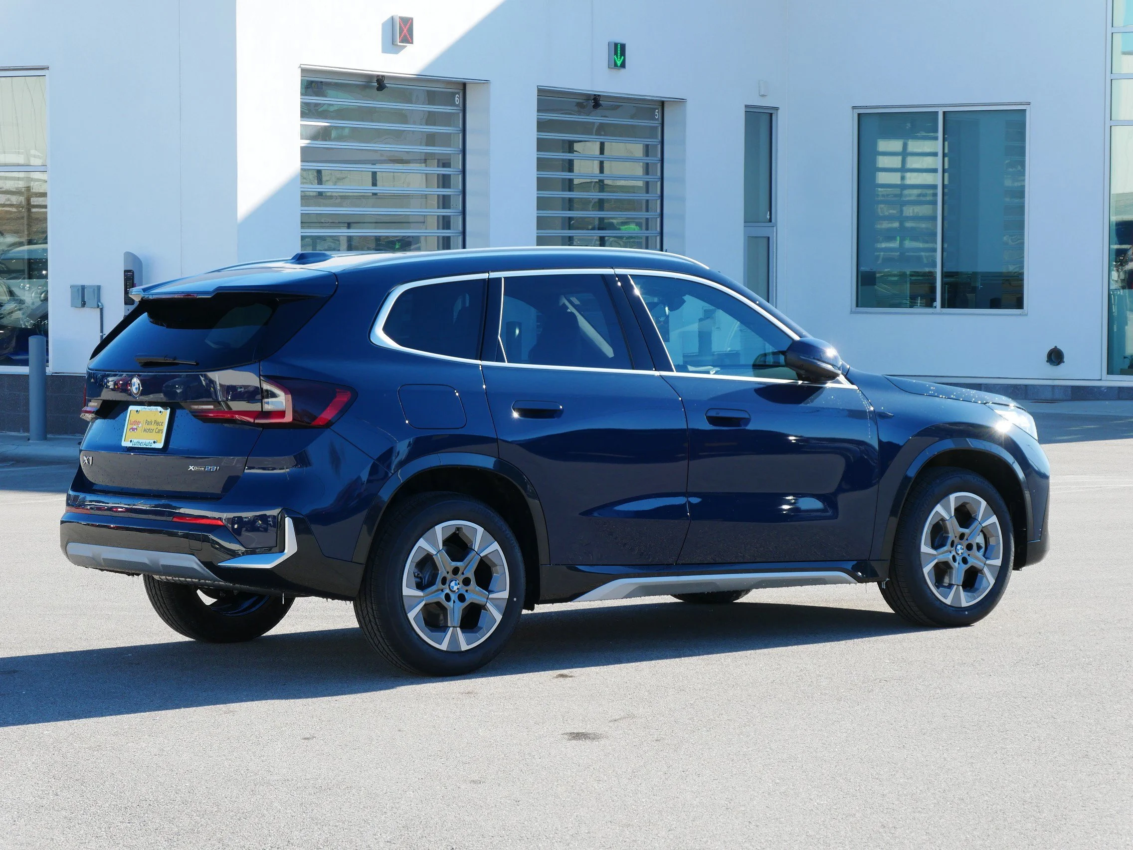 New 2026 Night Dusk Blue Metallic BMW xDrive28i image 2