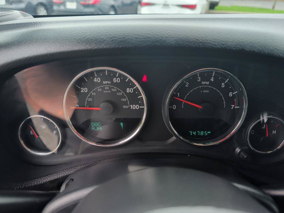 Used 2018 Rhino Clearcoat Jeep Altitude image 21