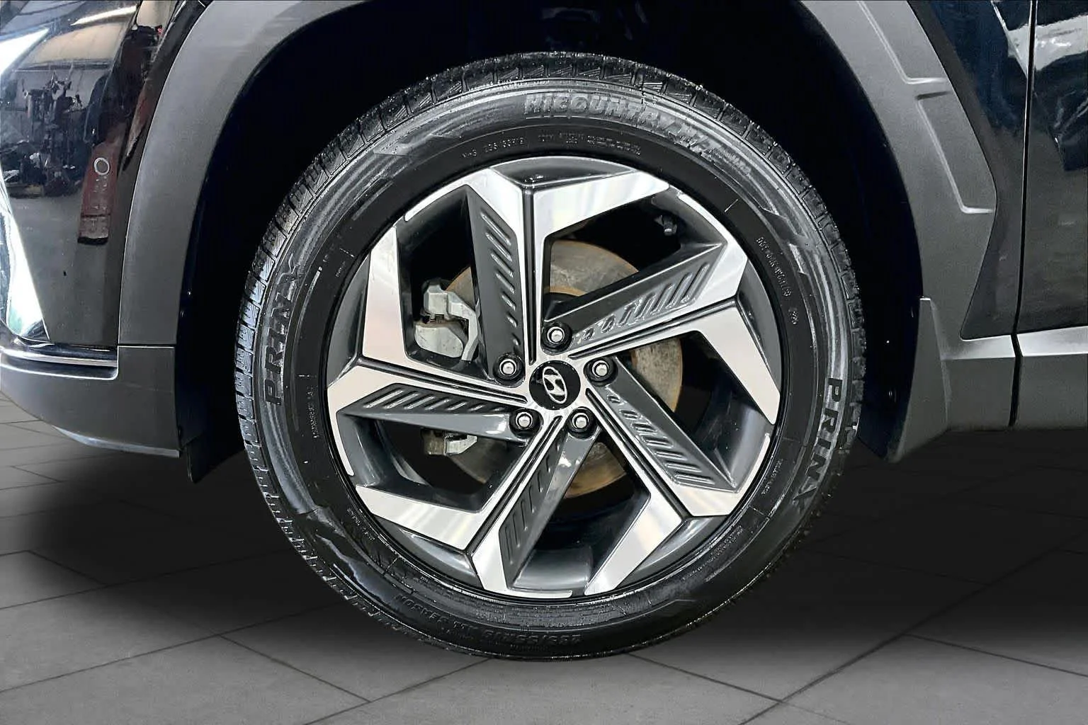 Used 2022 Phantom Black Hyundai Limited image 11