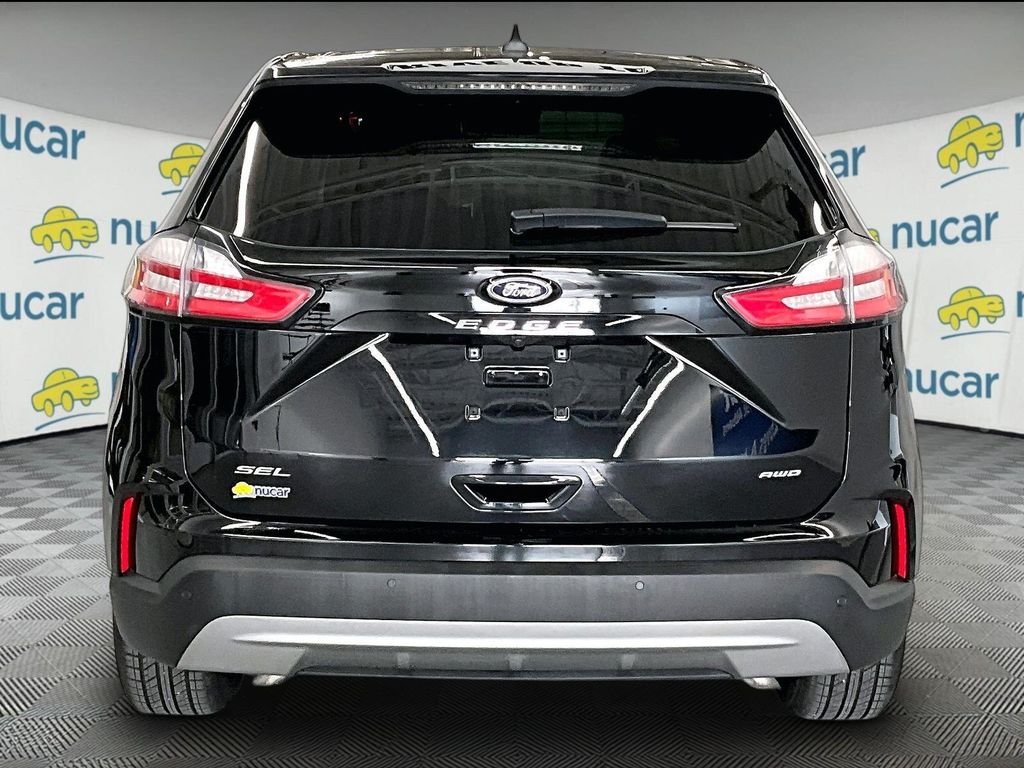 Used 2024 Black Metallic Ford SEL image 5