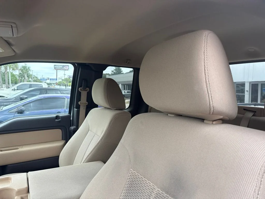 Used 2011 White Ford XLT image 3