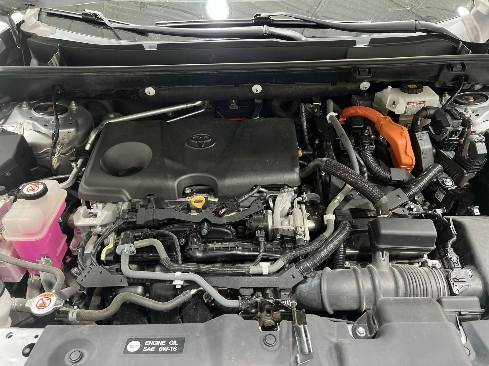 Used 2020 Silver Toyota XLE image 25