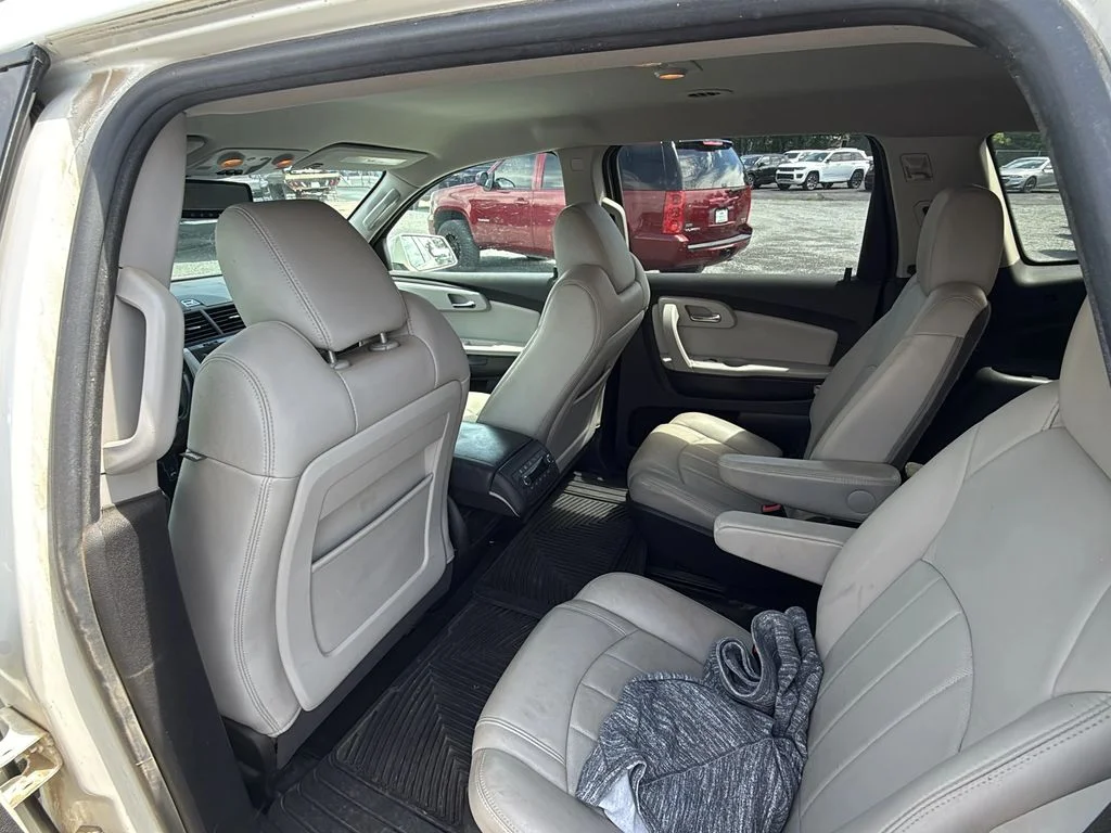 2011 Chevrolet Traverse LTZ - Photo 26