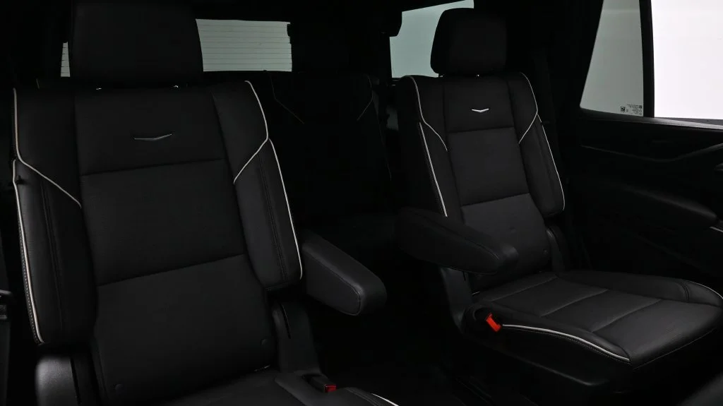 Used 2023 Red Cadillac Sport image 12