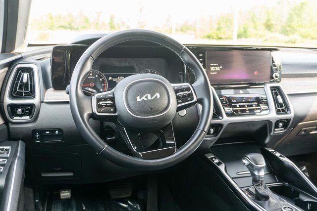 Used 2023 White Kia X-Line S image 14