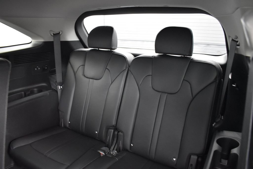 New 2026 Snow White Pearl Kia EX image 19