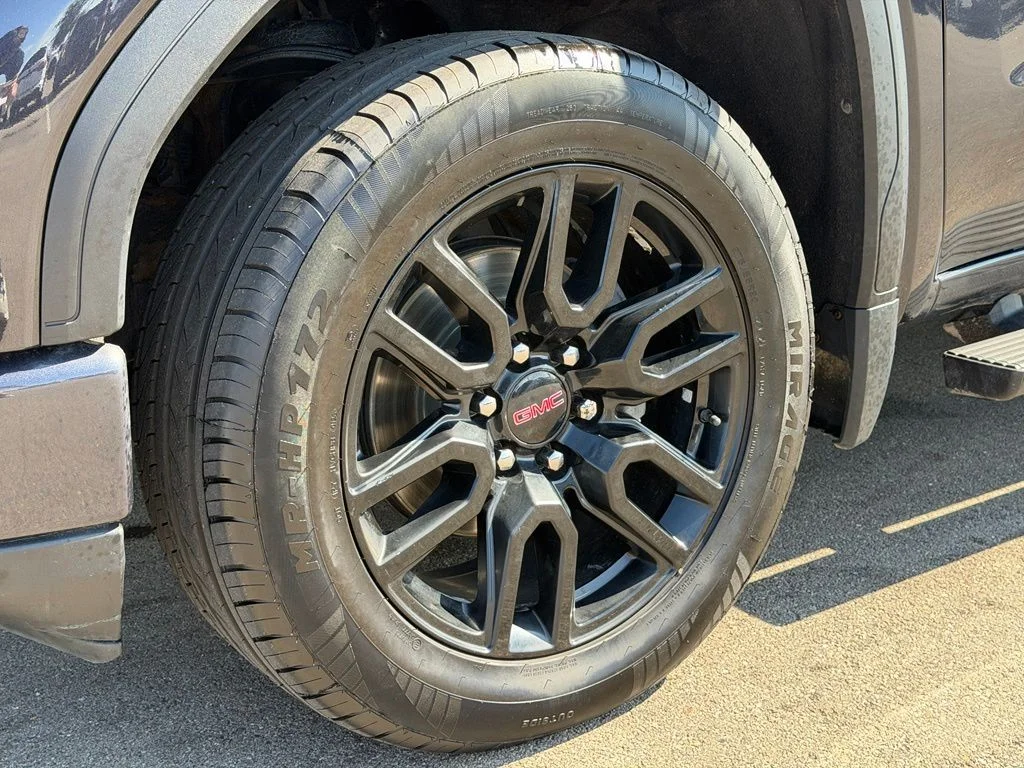 Used 2022 Gray GMC Elevation image 25