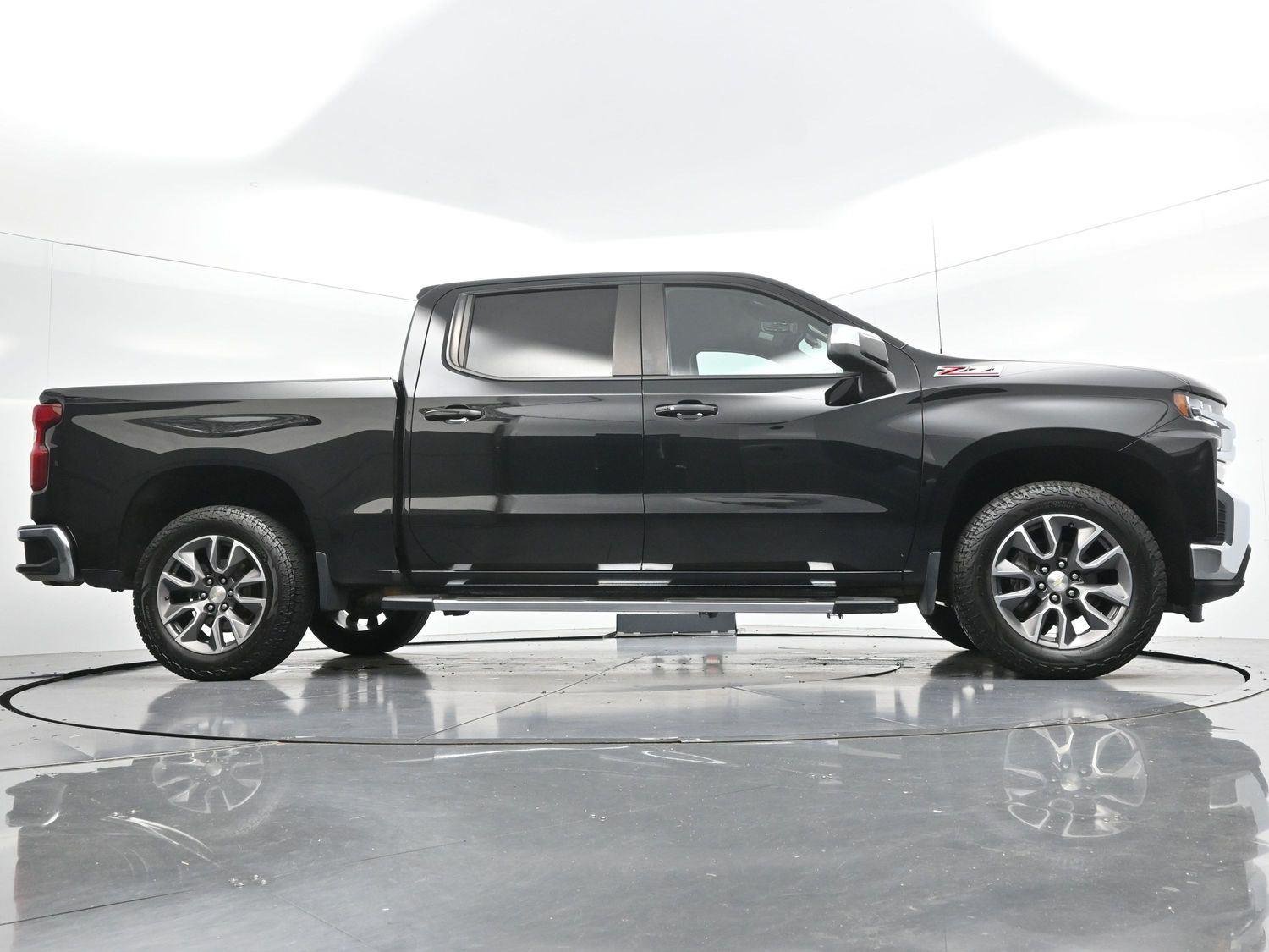 Used 2022 Black Chevrolet LT image 50