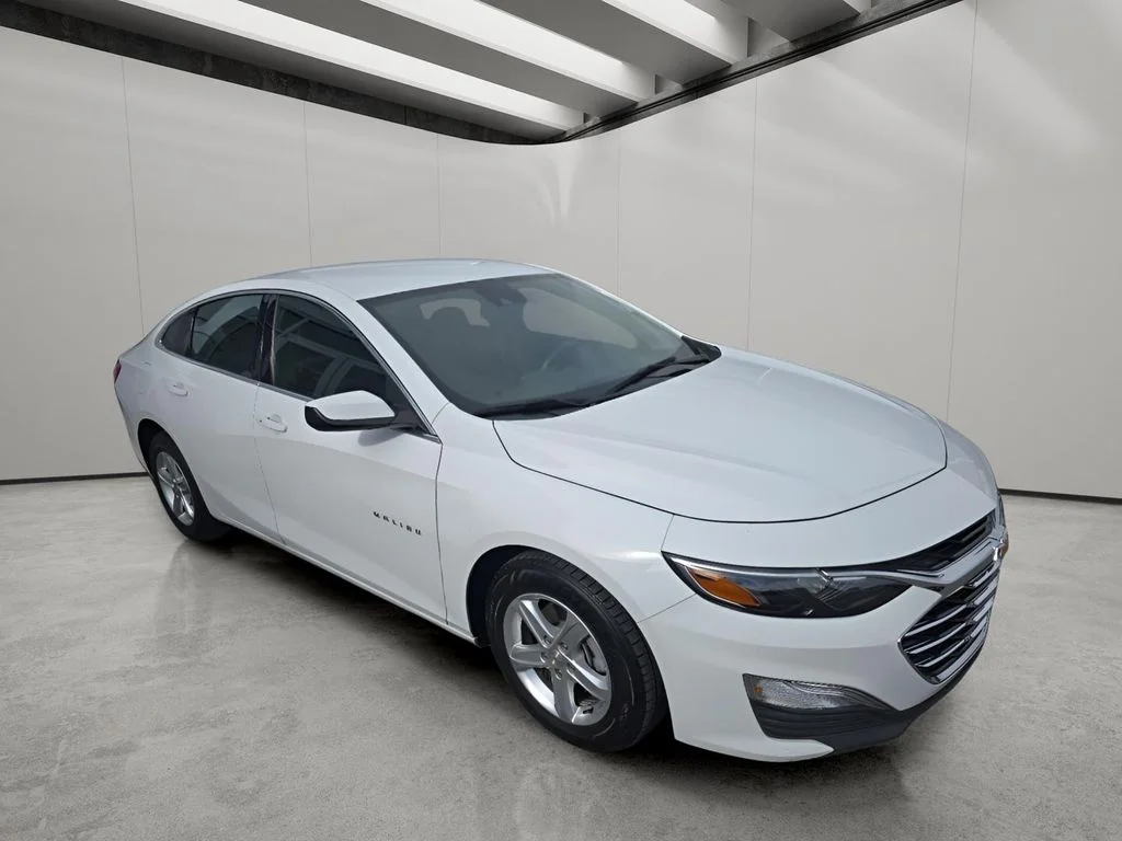 Used 2024 Summit White Chevrolet LS image 8