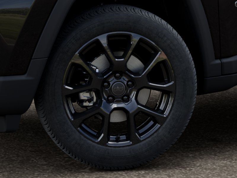 New 2026 Diamond Black Crystal Pearl-Coat Exterior Paint Jeep Latitude image 21