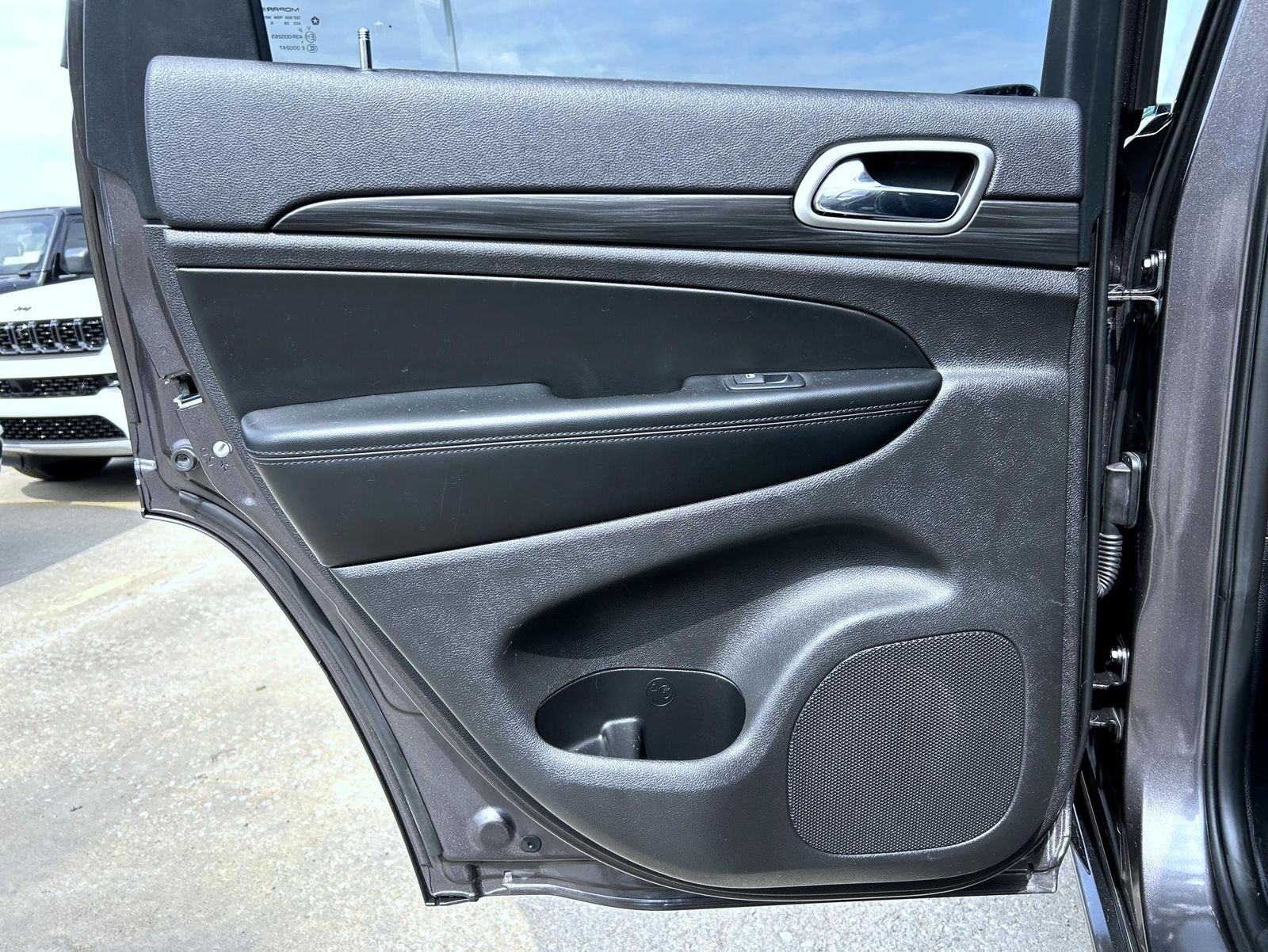 Used 2019 Gray Jeep Altitude image 20