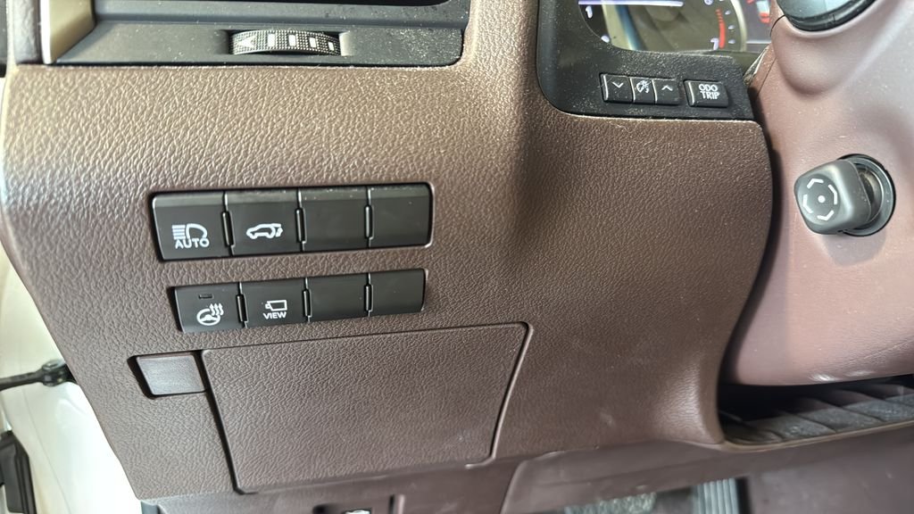 Used 2019 White Lexus 350 image 20