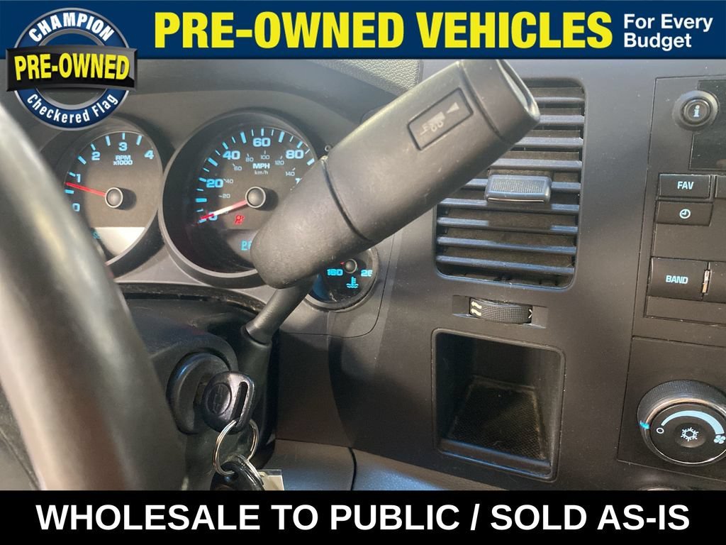 Used 2012 VICTORY RED Chevrolet Work Truck image 16