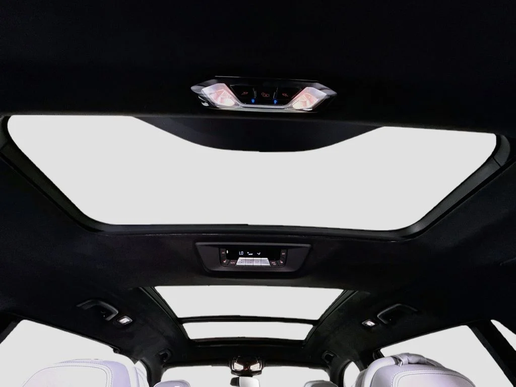 Used 2024 Gray BMW xDrive40i image 22