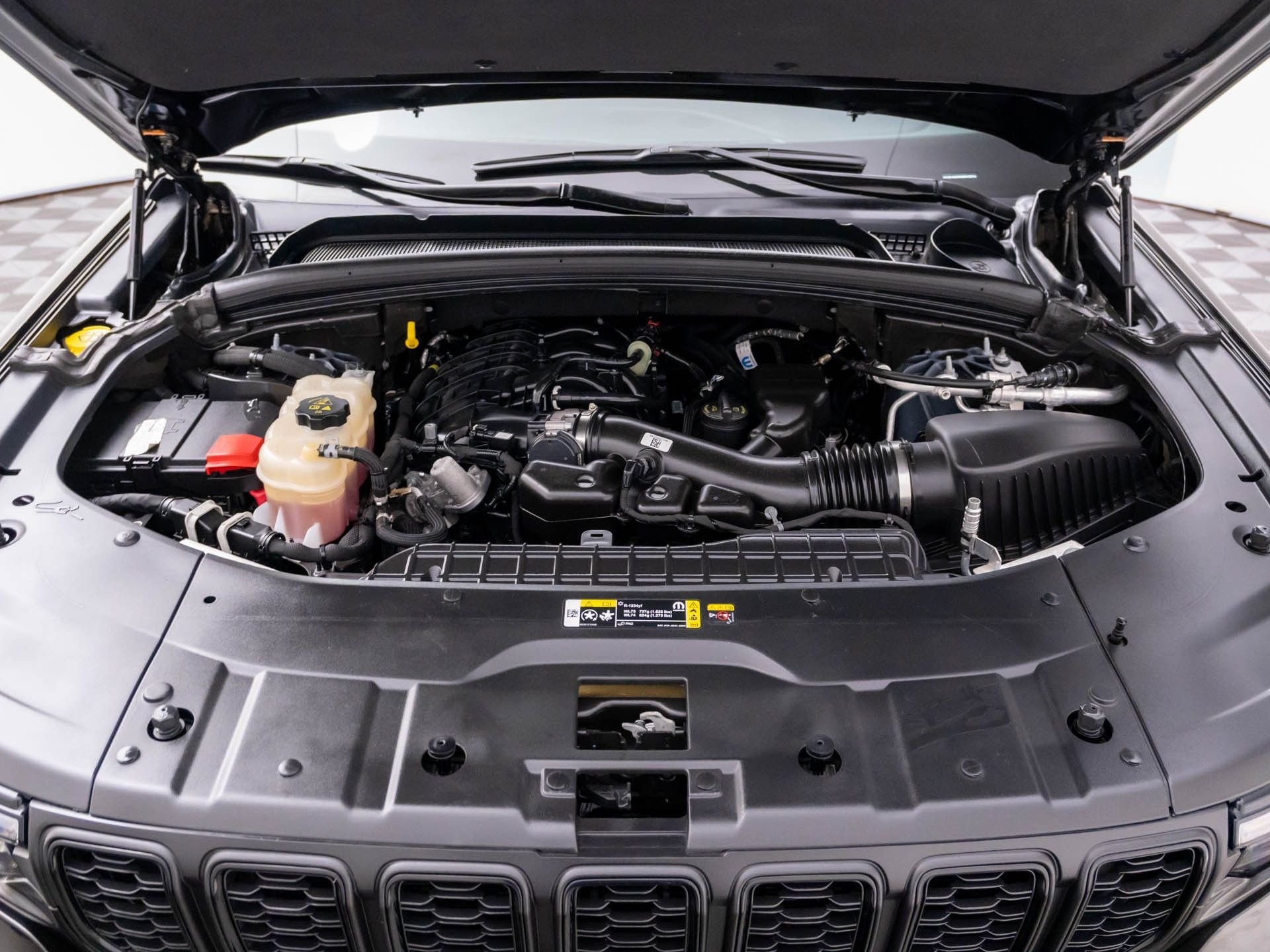 Used 2024 Black Jeep Altitude image 30