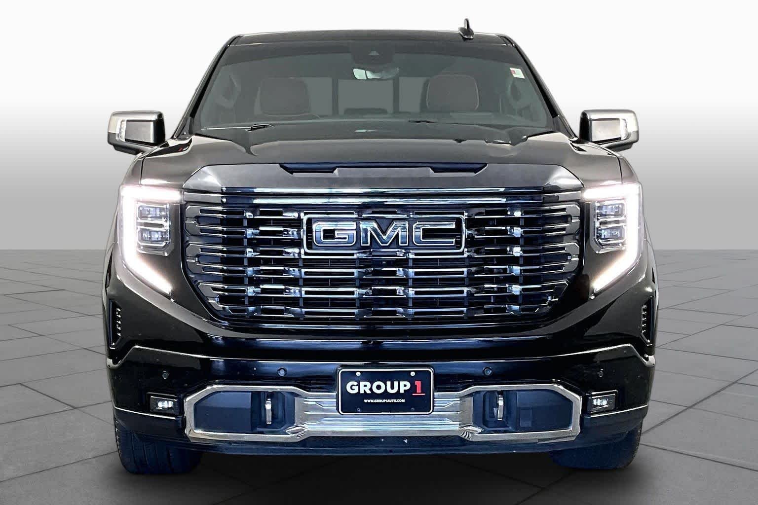 Used 2023 Onyx Black GMC Denali Ultimate image 4