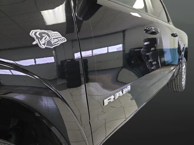 New 2026 Diamond Black Crystal Pearl-Coat Exterior Paint RAM Big Horn/Lone Star image 39