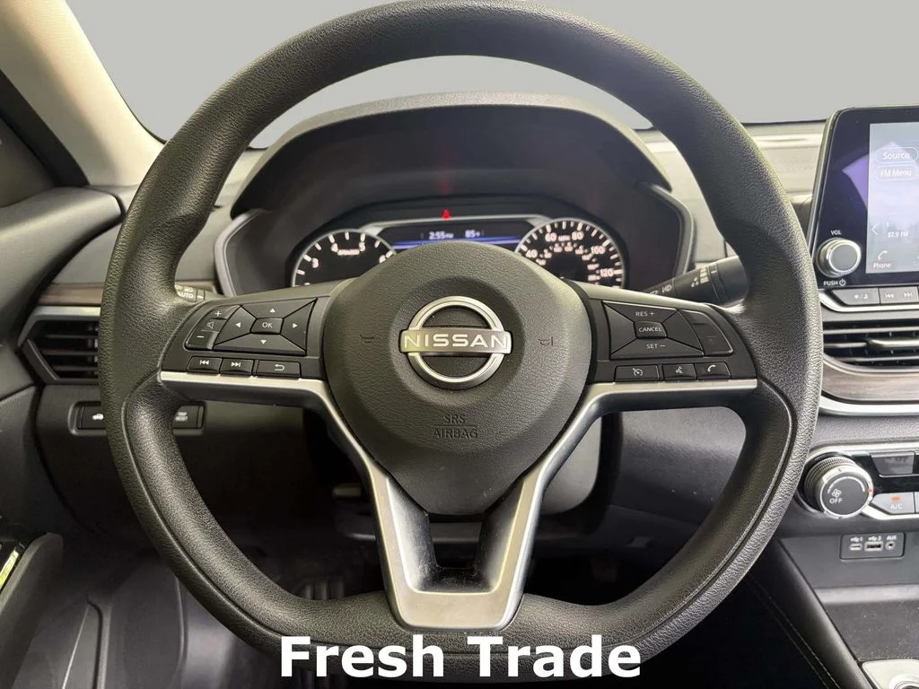Used 2023 Super Black Clearcoat Nissan 2.5 SV image 8