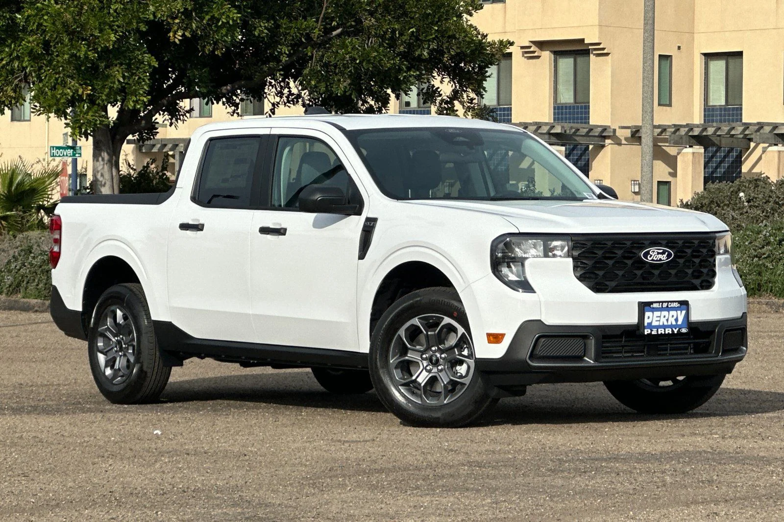 New 2026 Oxford White Ford XLT image 1