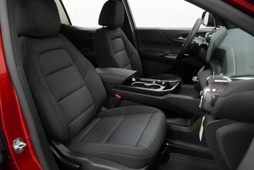 2027 Chevrolet Equinox LT - Photo 28